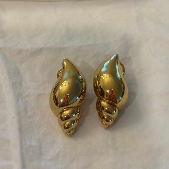 Kate Spade Shell Earrings - Picture 2 of 3